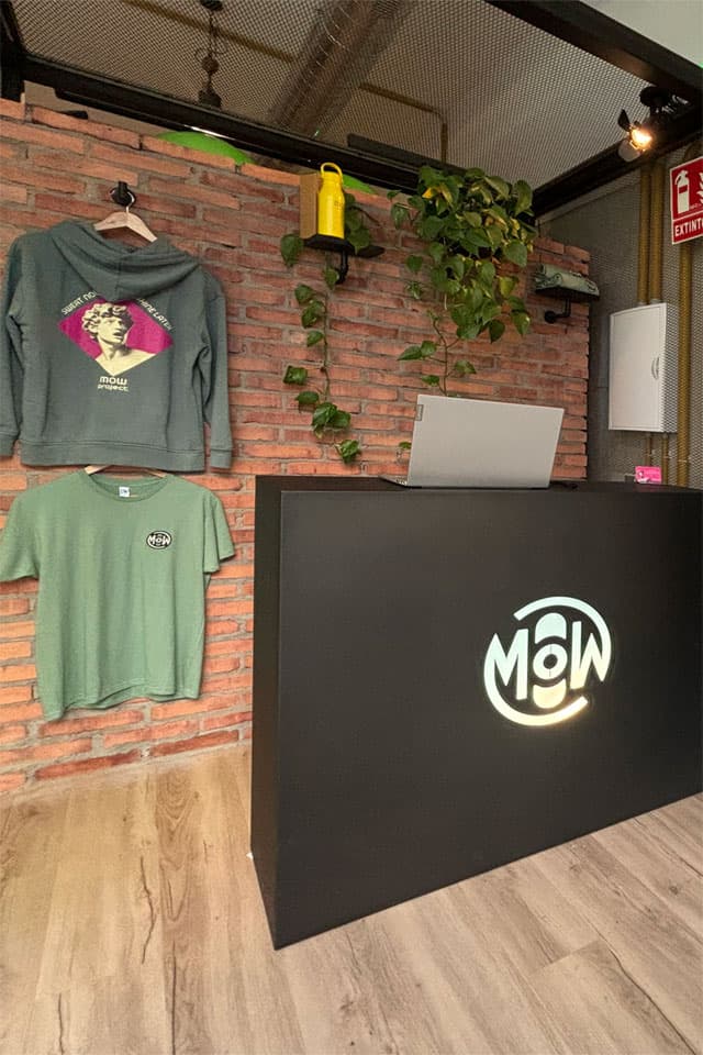 Contacta con MOW Project en A Coruña